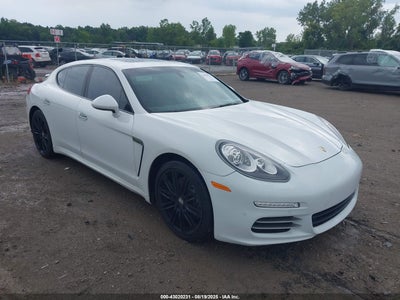 PORSCHE PANAMERA 2016