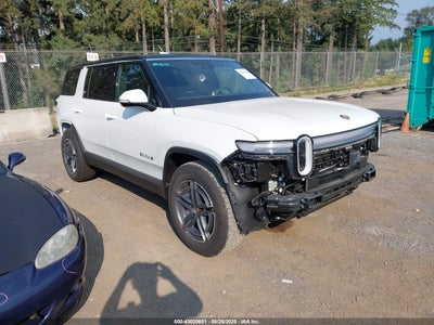 RIVIAN R1S 2025