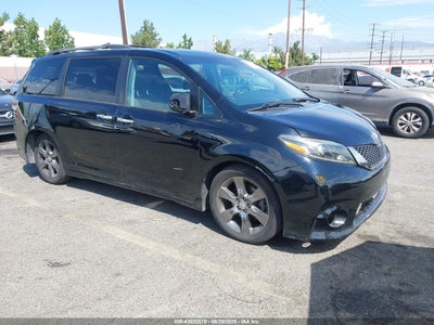 TOYOTA SIENNA 2015