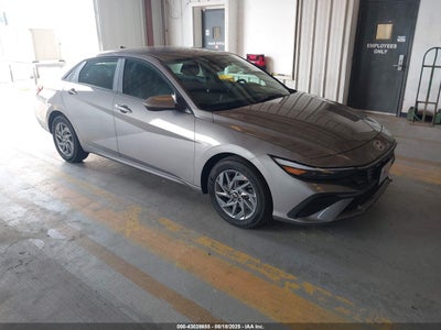 HYUNDAI ELANTRA HYBRID 2025