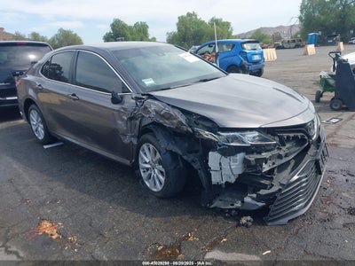 TOYOTA CAMRY 2020
