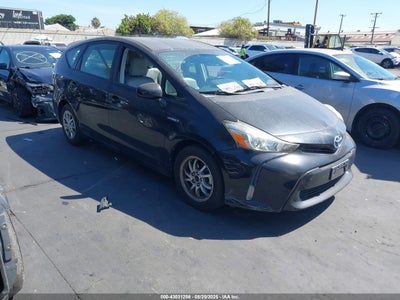 TOYOTA PRIUS V 2015