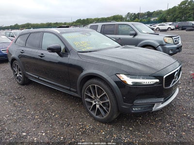 VOLVO V90 CROSS COUNTRY 2017