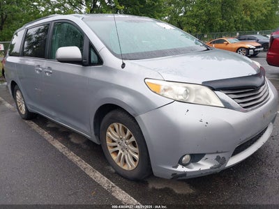 TOYOTA SIENNA 2014