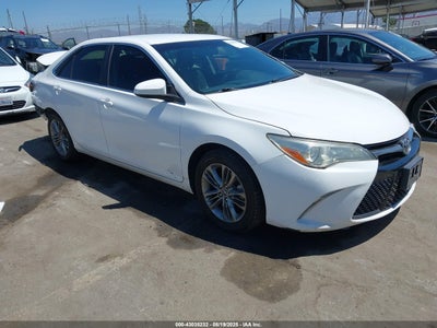 TOYOTA CAMRY 2016