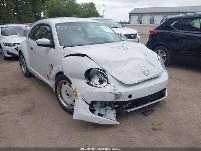 VOLKSWAGEN BEETLE 2015