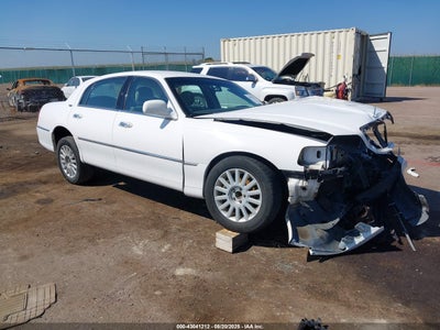 LINCOLN TOWN CAR 2009