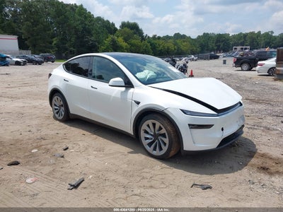 TESLA MODEL Y 2026