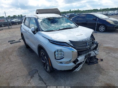 MITSUBISHI OUTLANDER 2024