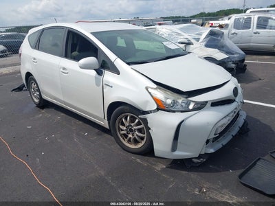 TOYOTA PRIUS V 2015