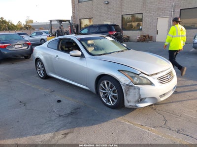 INFINITI G37 2011