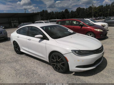 CHRYSLER 200 2015