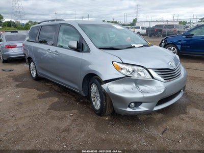 TOYOTA SIENNA 2011