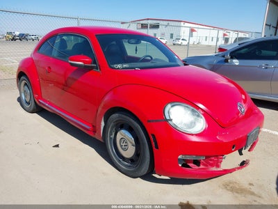 VOLKSWAGEN BEETLE 2012
