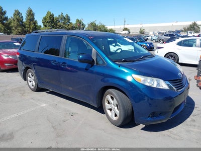 TOYOTA SIENNA 2011
