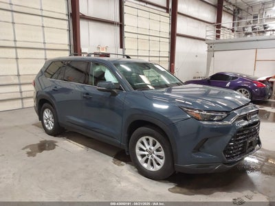 TOYOTA GRAND HIGHLANDER 2024