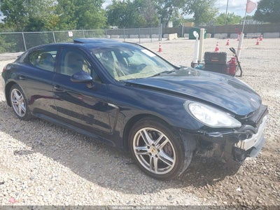 PORSCHE PANAMERA 2012