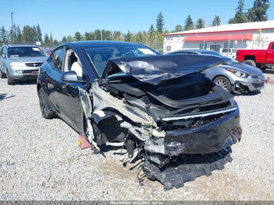 TESLA MODEL Y 2026