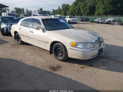 LINCOLN TOWN CAR 2000