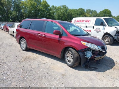 TOYOTA SIENNA 2017