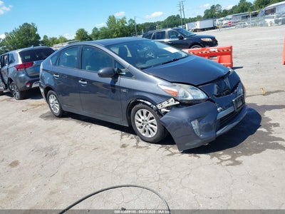 TOYOTA PRIUS PLUG-IN 2014