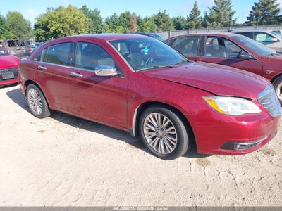 CHRYSLER 200 2013