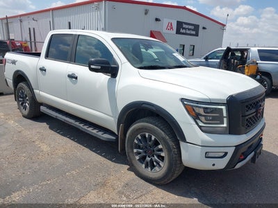 NISSAN TITAN 2024