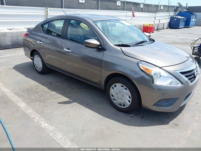 NISSAN VERSA 2015