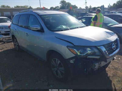 NISSAN PATHFINDER 2017