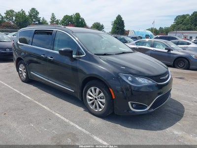 CHRYSLER PACIFICA 2017