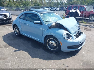 VOLKSWAGEN BEETLE 2013