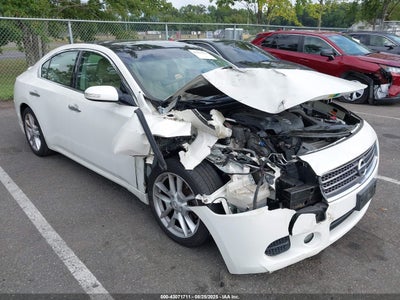 NISSAN MAXIMA 2011