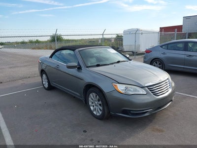 CHRYSLER 200 2012