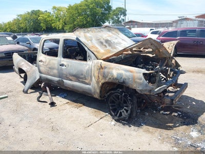 TOYOTA TACOMA 2015