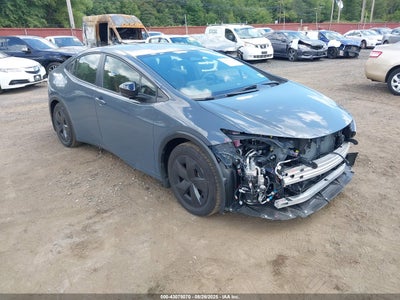 TOYOTA PRIUS PRIME 2024