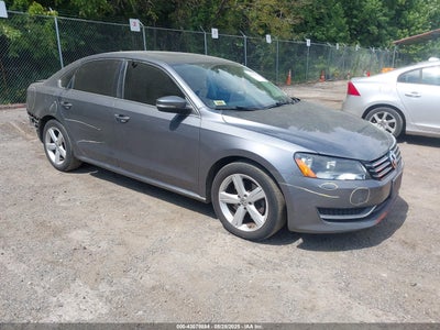 VOLKSWAGEN PASSAT 2013
