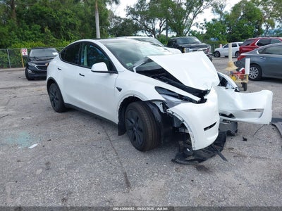 TESLA MODEL Y 2025