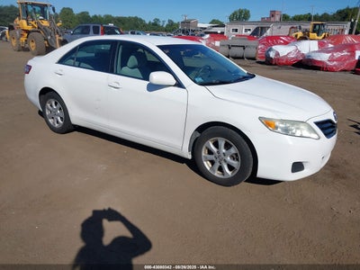 TOYOTA CAMRY 2011