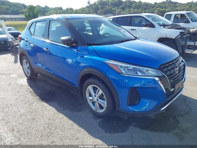NISSAN KICKS PLAY 2025