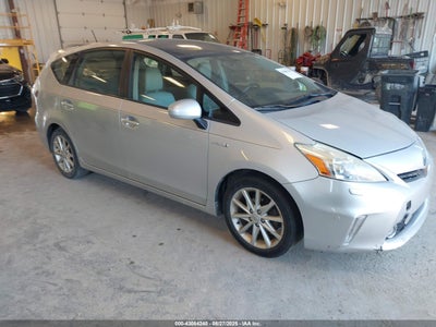 TOYOTA PRIUS V 2013