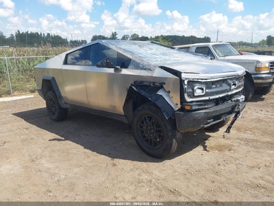 TESLA CYBERTRUCK 2025