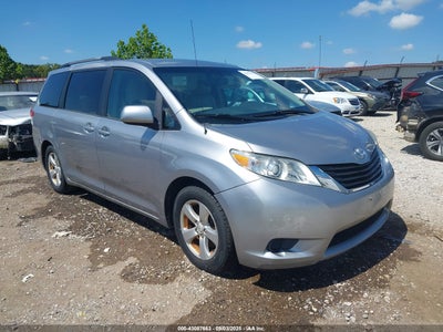 TOYOTA SIENNA 2013