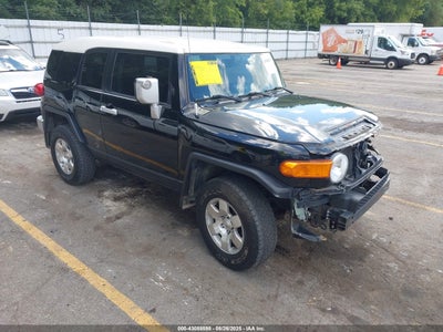 TOYOTA FJ CRUISER 2010