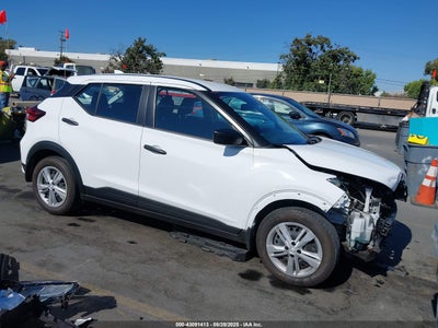 NISSAN KICKS 2024