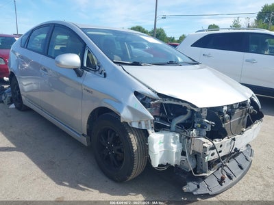 TOYOTA PRIUS 2015