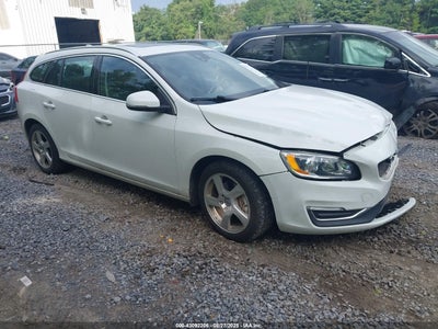 VOLVO V60 2016