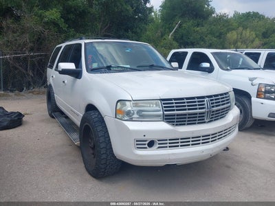 LINCOLN NAVIGATOR 2011
