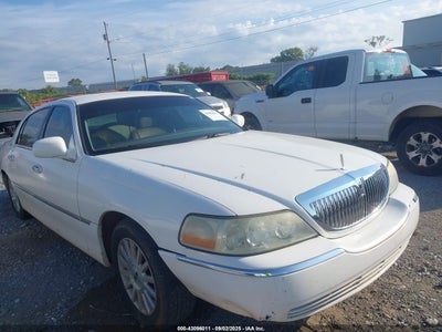 LINCOLN TOWN CAR 2003