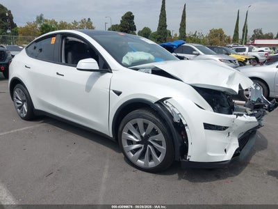 TESLA MODEL Y 2026