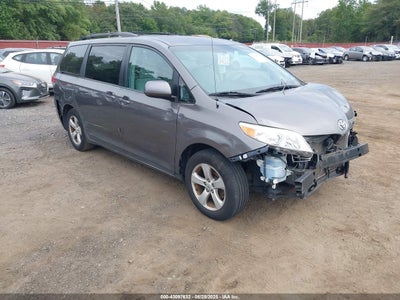 TOYOTA SIENNA 2013